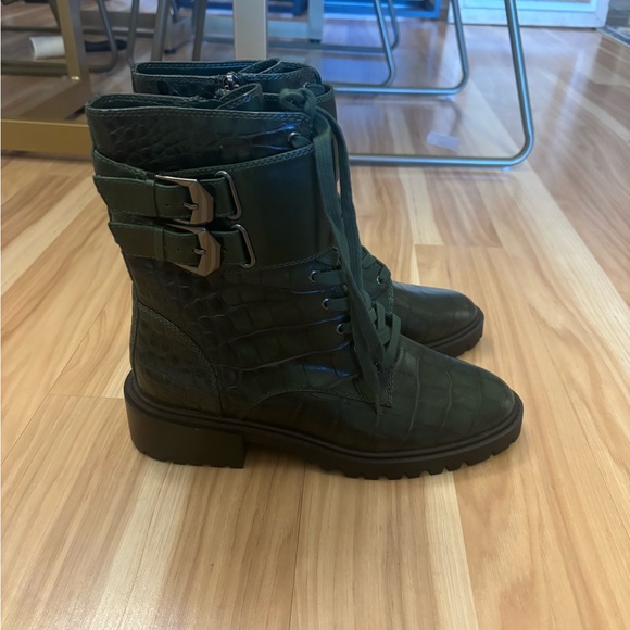 Vince Camuto Fawdry Croc Moto Boots in Deep Green Size 7 New - Picture 4 of 7